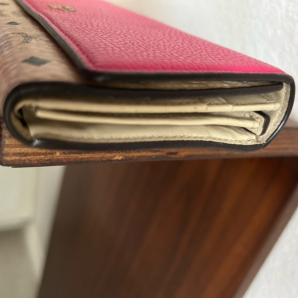 MCM Vibrant Pink and Cream Wallet - Picture 3 of 7